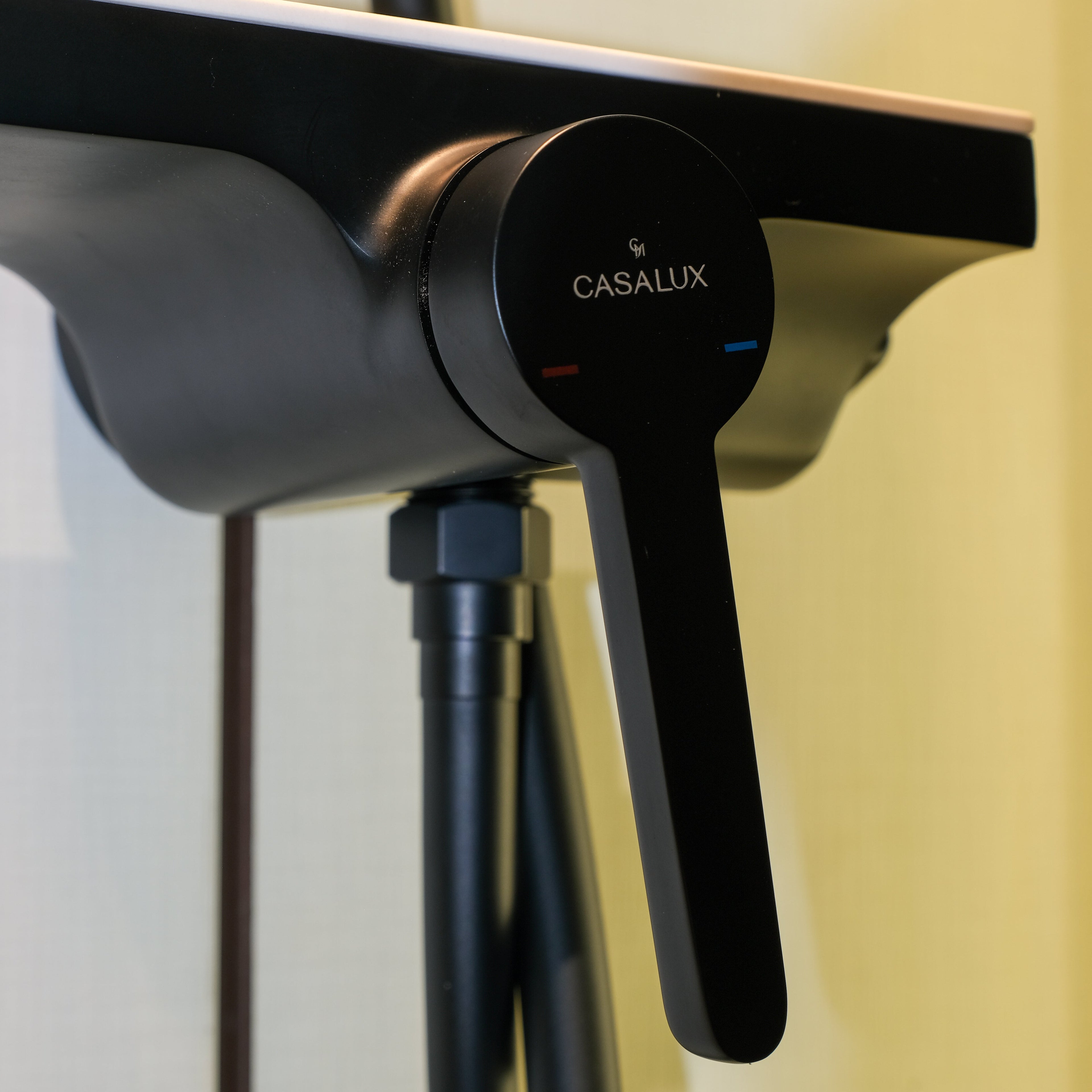 Sen tắm cây Casalux đen nhám CLSD03