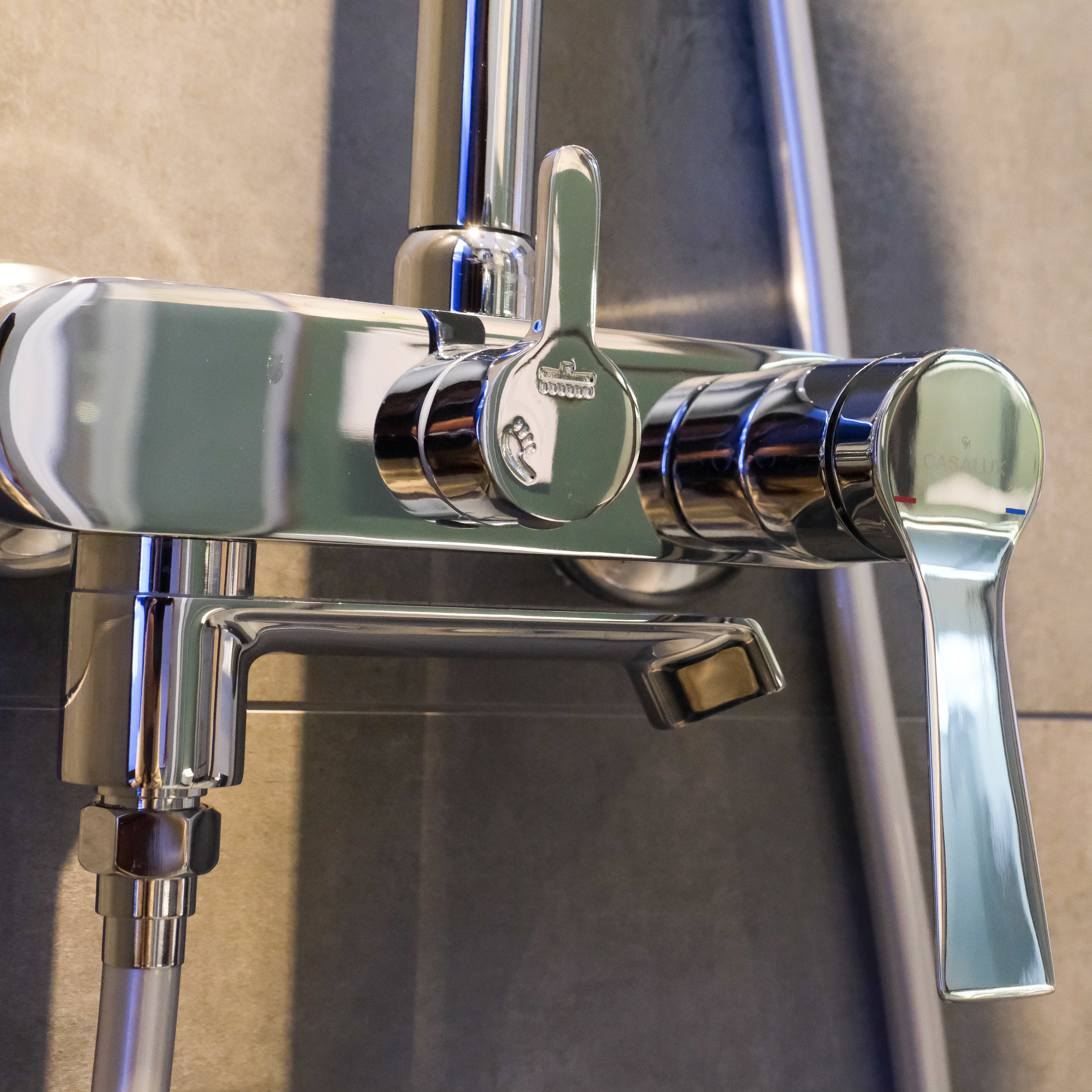 Sen tắm cây Casalux mạ chrome CLSI12