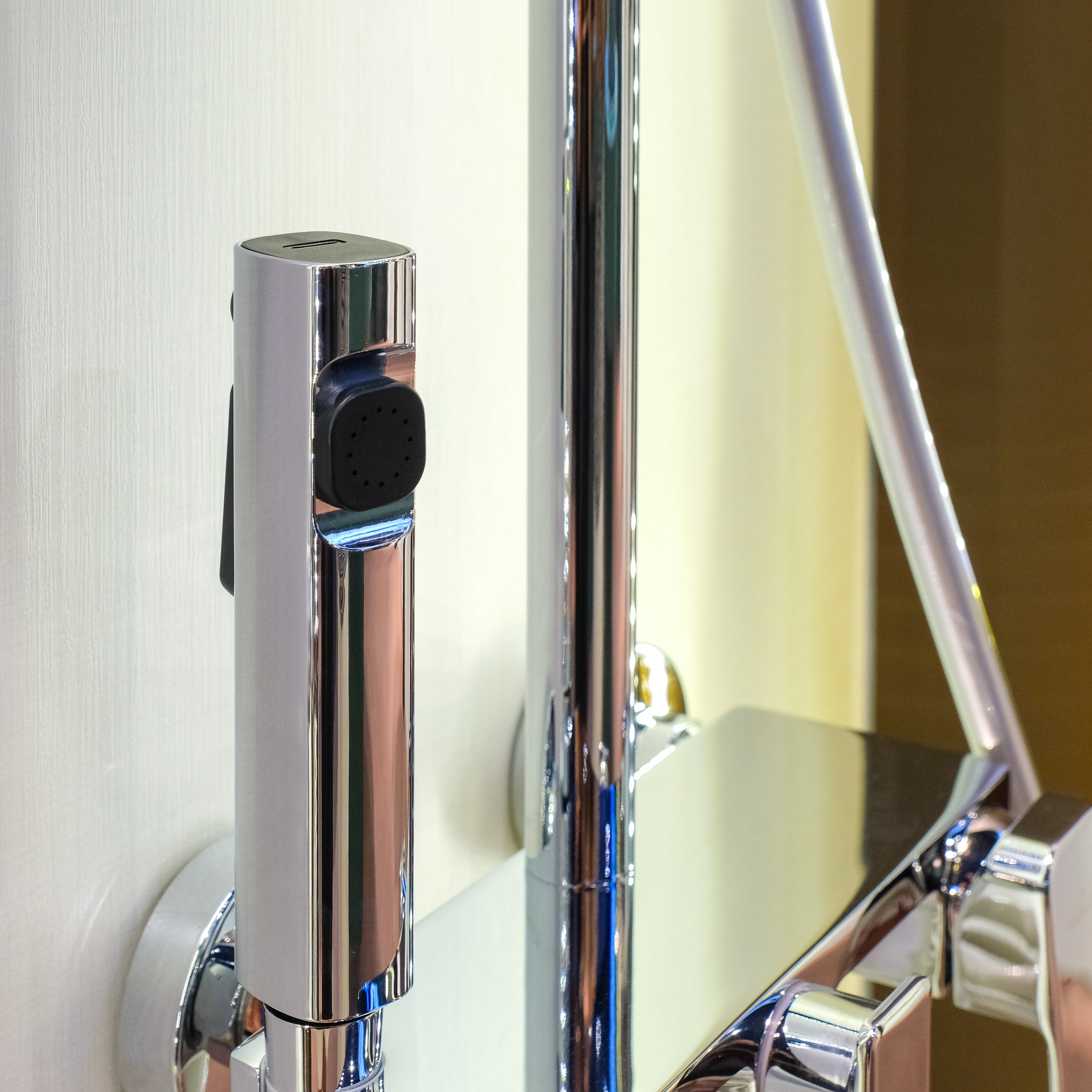 Sen tắm cây Casalux mạ chrome CLSI13