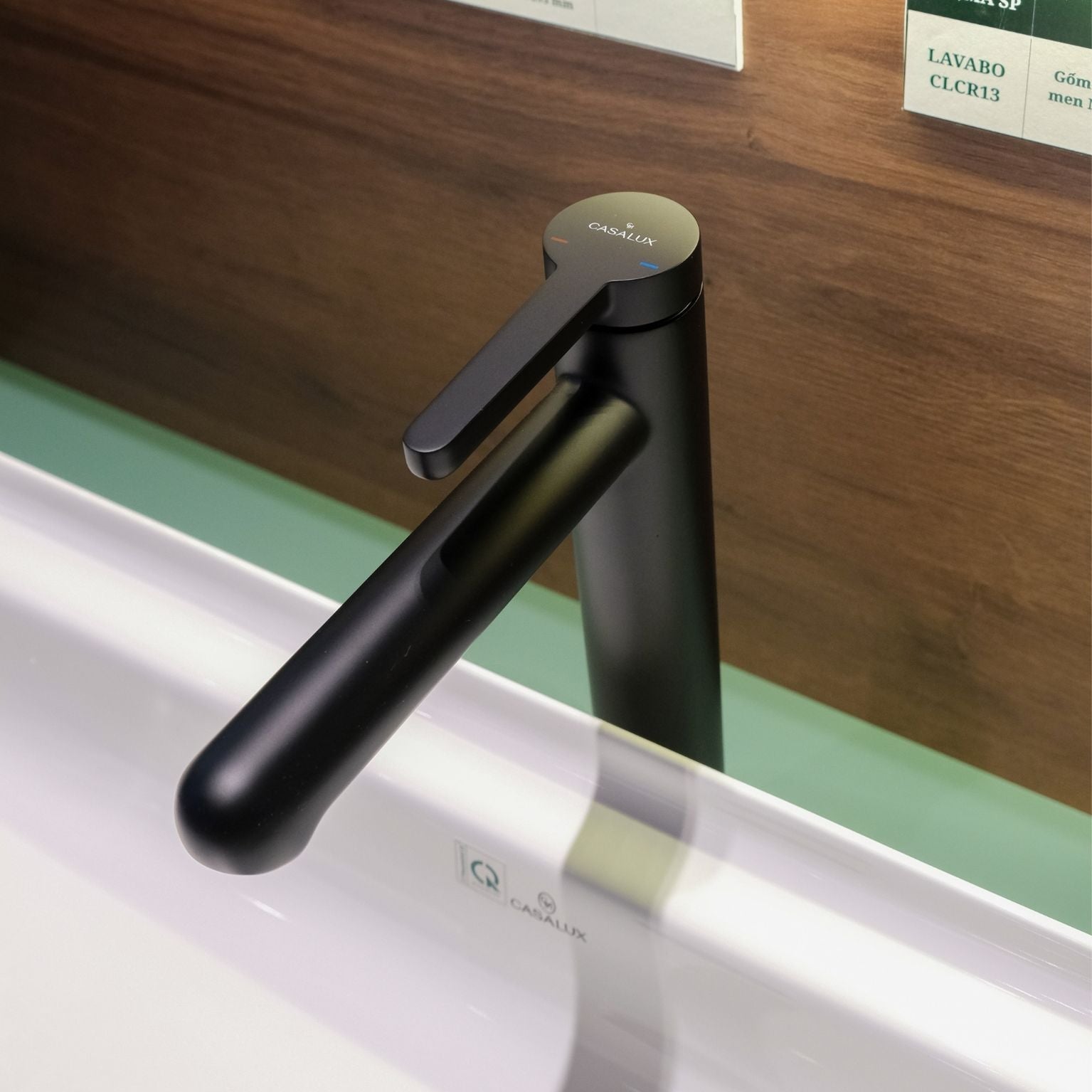Vòi lavabo Casalux cao đen nhám CLVDC05