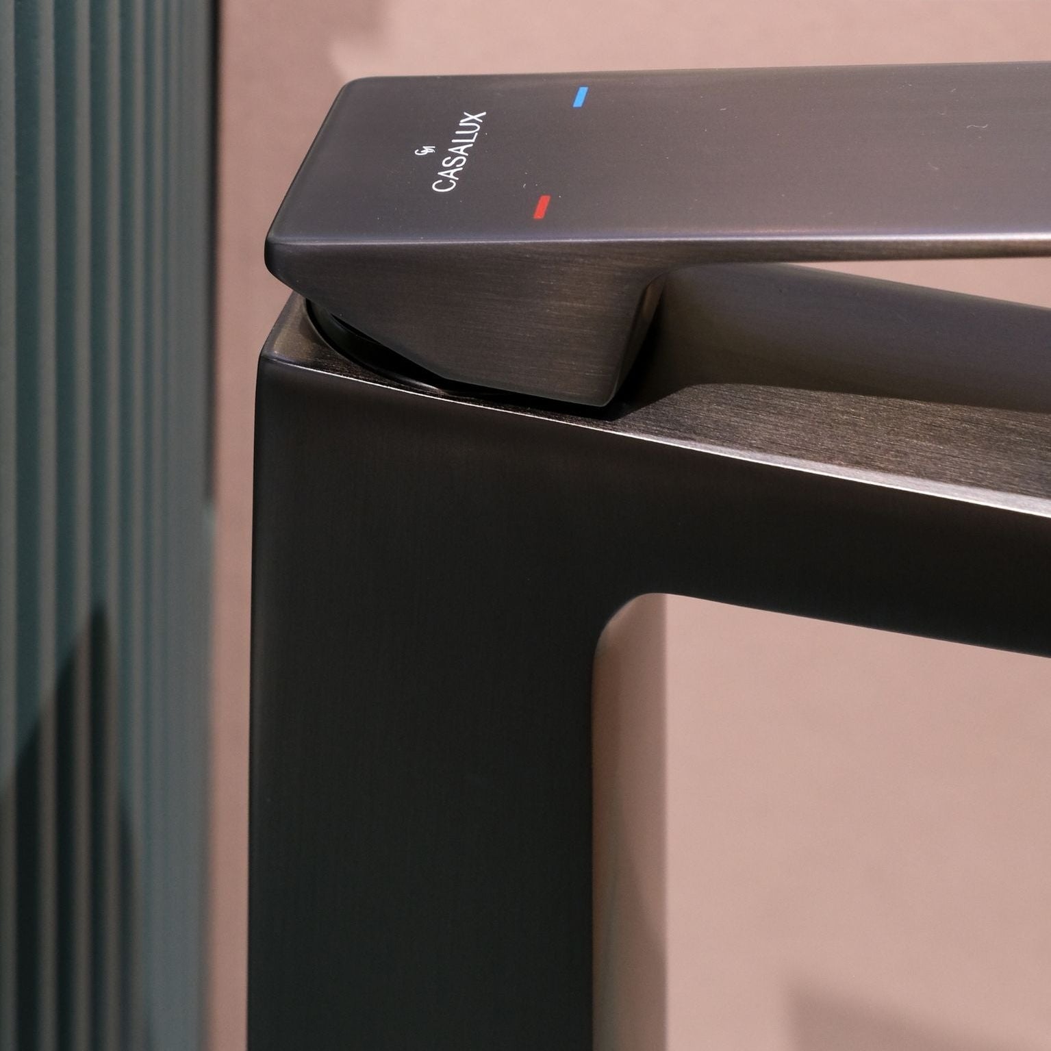 Vòi lavabo Casalux cao màu xám CLVIC10