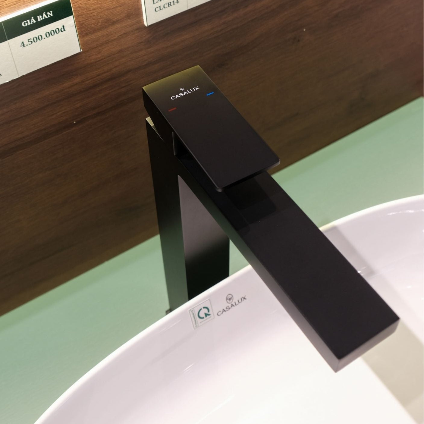 Vòi lavabo Casalux cao đen nhám CLVIC20